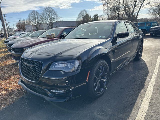 2023 Chrysler 300 Touring L