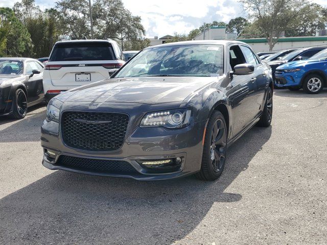 2023 Chrysler 300 Touring L