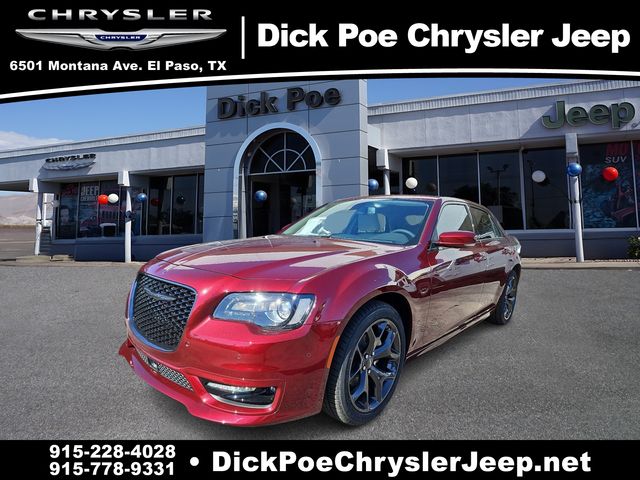 2023 Chrysler 300 Touring L