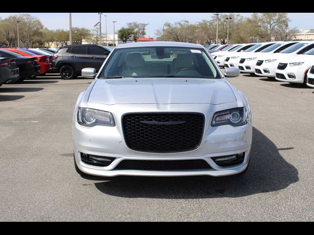 2023 Chrysler 300 Touring L