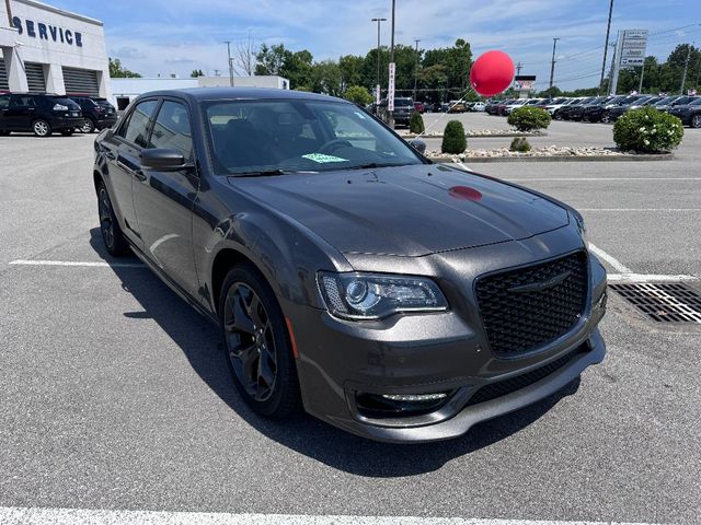 2023 Chrysler 300 Touring L