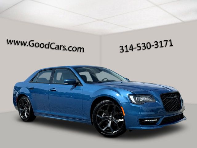 2023 Chrysler 300 Touring L