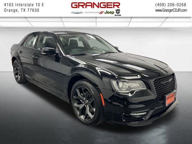 2023 Chrysler 300 Touring L