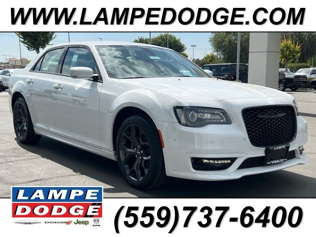 2023 Chrysler 300 Touring L