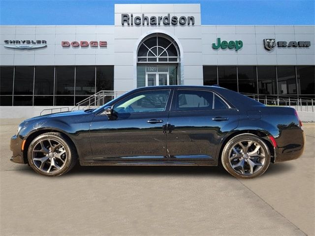 2023 Chrysler 300 Touring L