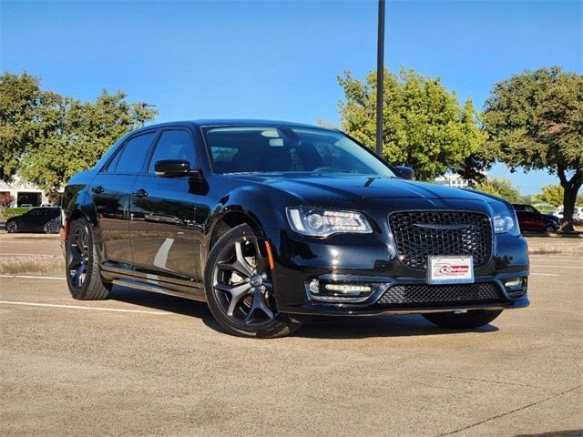 2023 Chrysler 300 Touring L