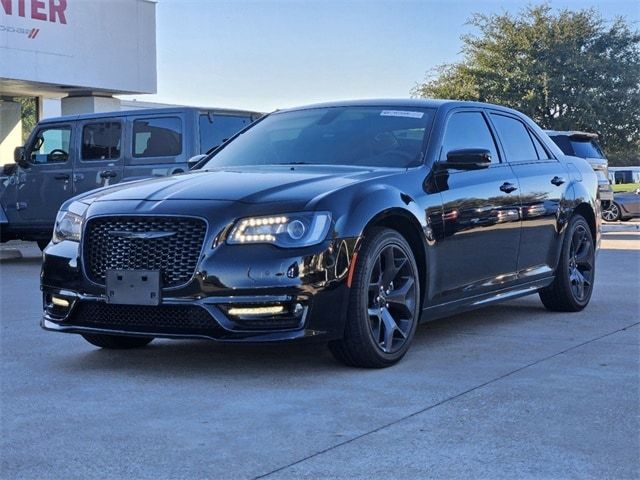 2023 Chrysler 300 Touring L