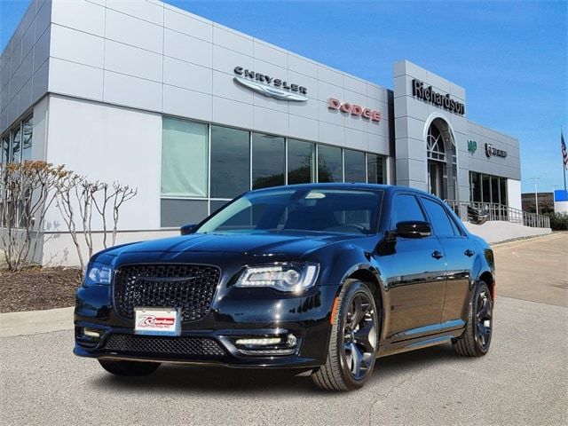 2023 Chrysler 300 Touring L