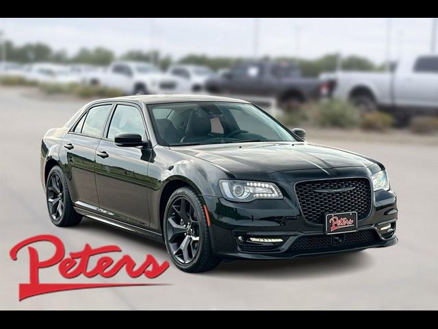 2023 Chrysler 300 Touring L