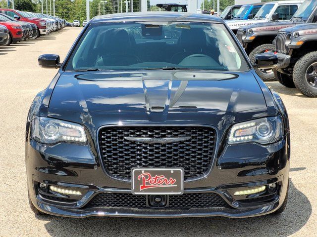 2023 Chrysler 300 Touring L