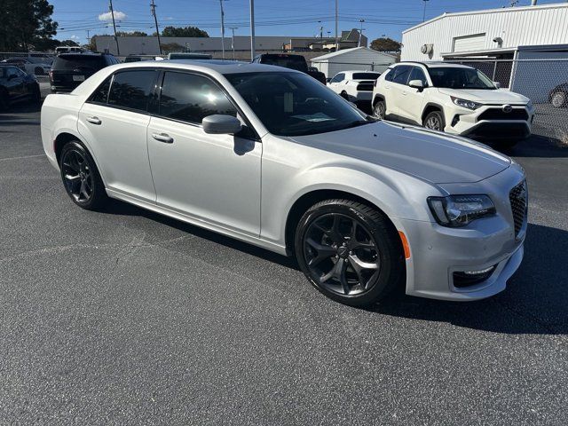 2023 Chrysler 300 Touring L