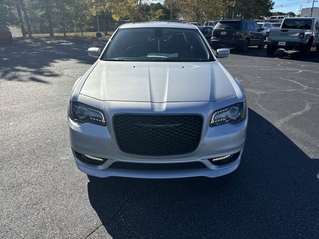 2023 Chrysler 300 Touring L