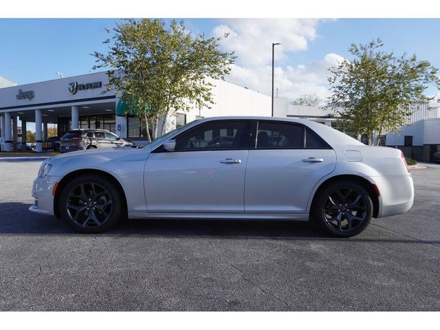 2023 Chrysler 300 Touring L