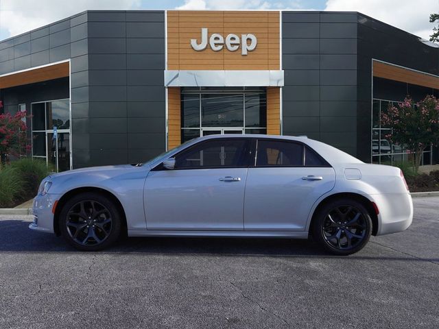 2023 Chrysler 300 Touring L