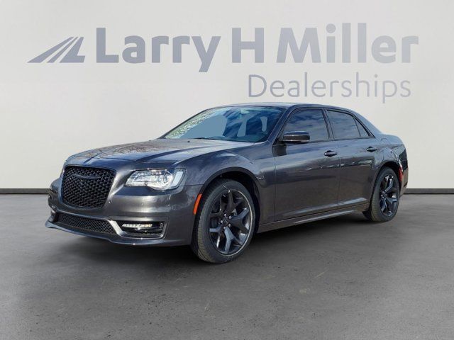 2023 Chrysler 300 Touring L