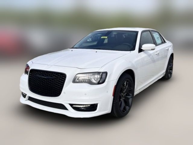 2023 Chrysler 300 Touring L