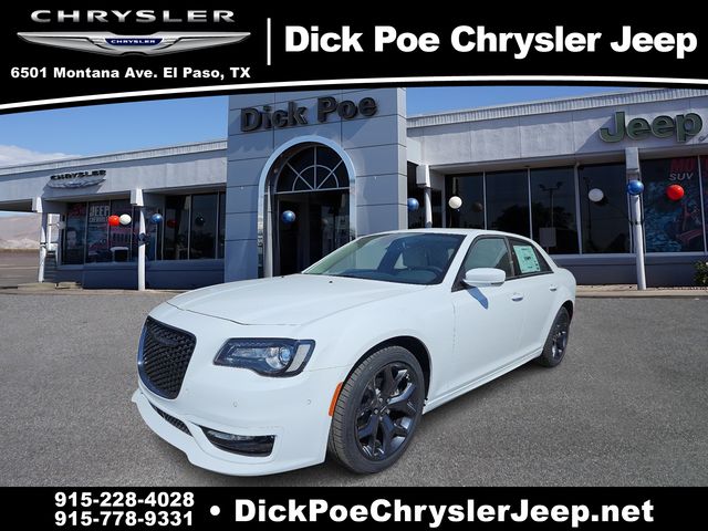 2023 Chrysler 300 Touring L