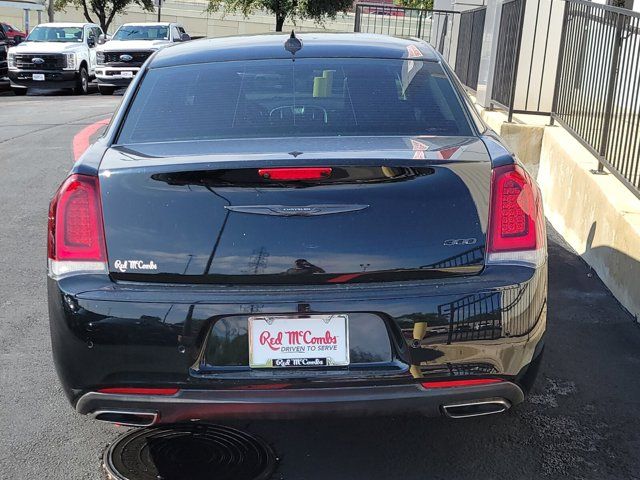 2023 Chrysler 300 Touring L