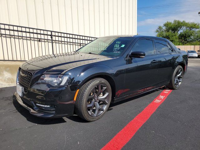 2023 Chrysler 300 Touring L