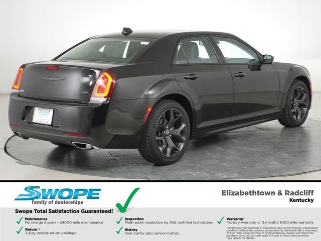 2023 Chrysler 300 Touring L