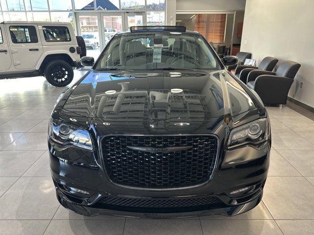 2023 Chrysler 300 Touring L