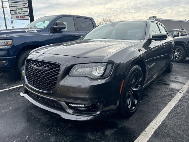 2023 Chrysler 300 Touring L