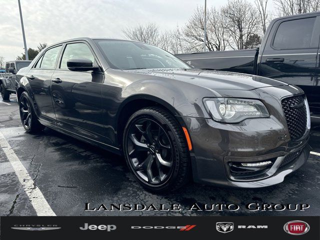 2023 Chrysler 300 Touring L