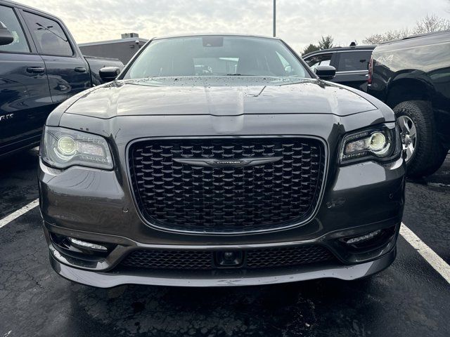 2023 Chrysler 300 Touring L