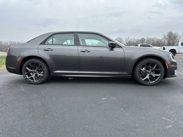 2023 Chrysler 300 Touring L