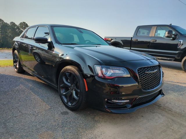 2023 Chrysler 300 Touring L