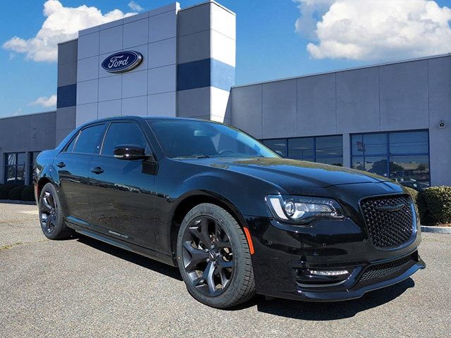 2023 Chrysler 300 Touring L