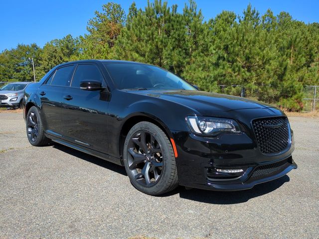 2023 Chrysler 300 Touring L