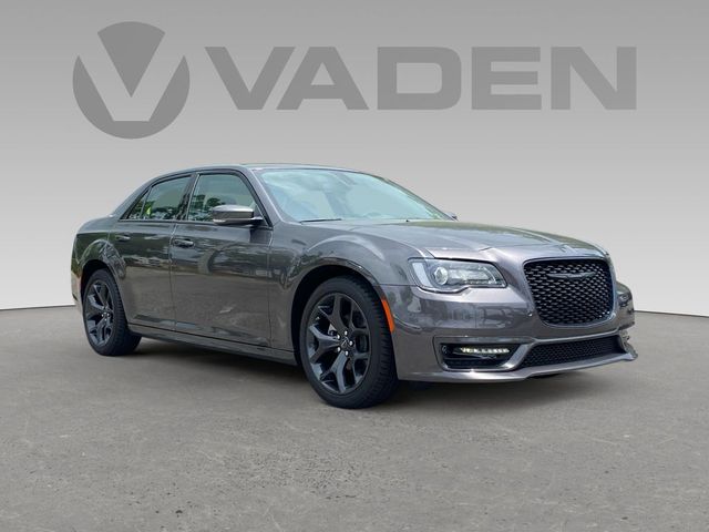 2023 Chrysler 300 Touring L