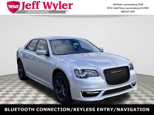 2023 Chrysler 300 Touring L