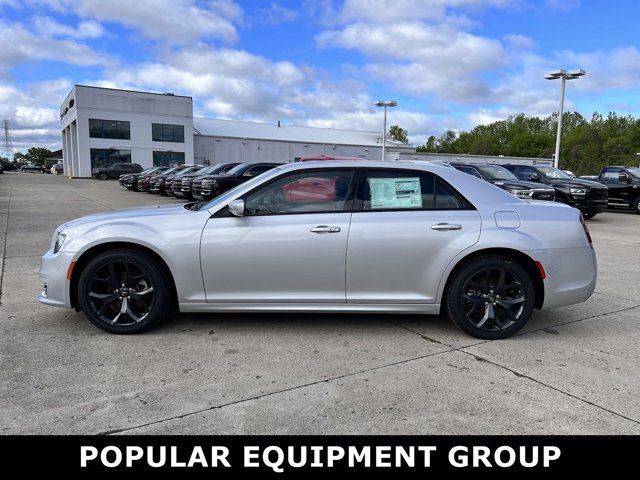 2023 Chrysler 300 Touring L