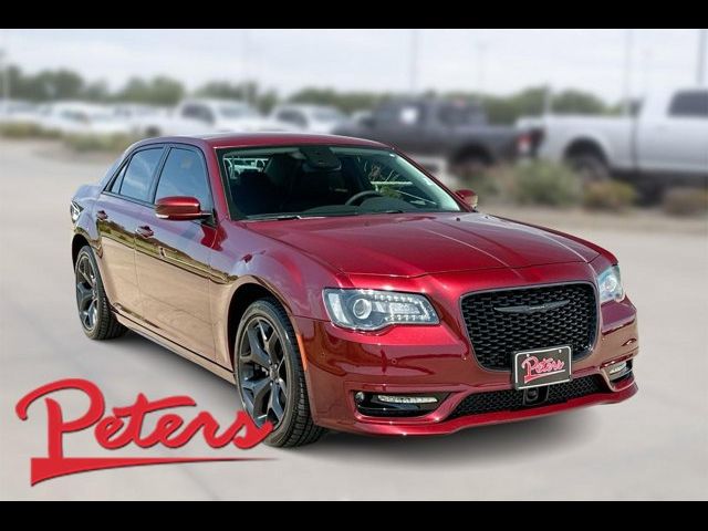 2023 Chrysler 300 Touring L