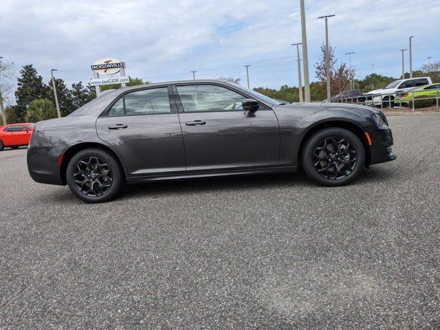 2023 Chrysler 300 Touring L