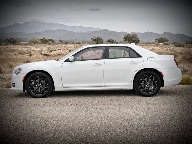 2023 Chrysler 300 Touring L