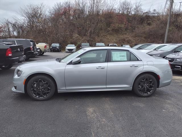 2023 Chrysler 300 Touring L