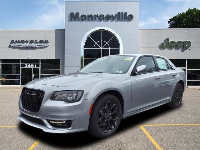 2023 Chrysler 300 Touring L