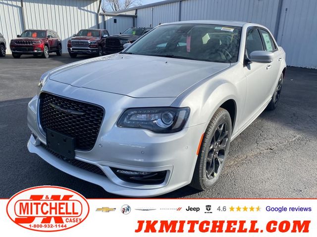 2023 Chrysler 300 Touring L