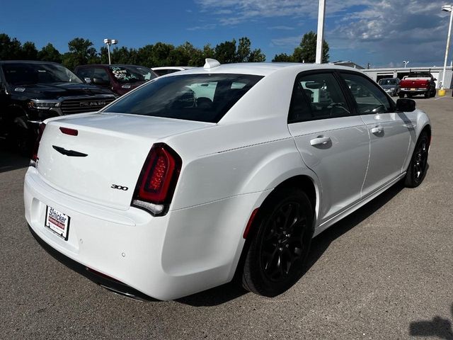 2023 Chrysler 300 Touring L