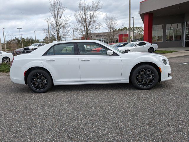 2023 Chrysler 300 Touring L