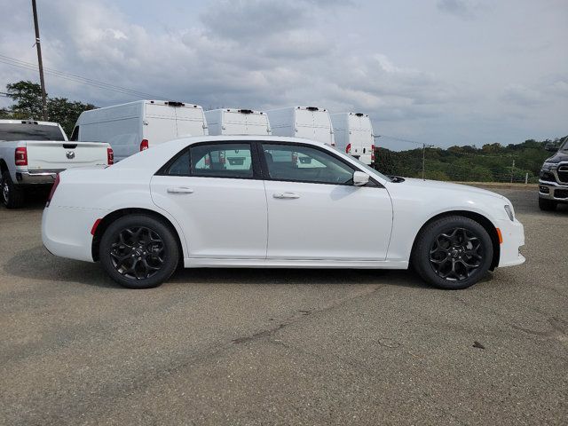 2023 Chrysler 300 Touring L