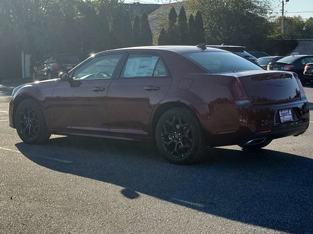 2023 Chrysler 300 Touring L