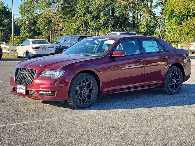 2023 Chrysler 300 Touring L