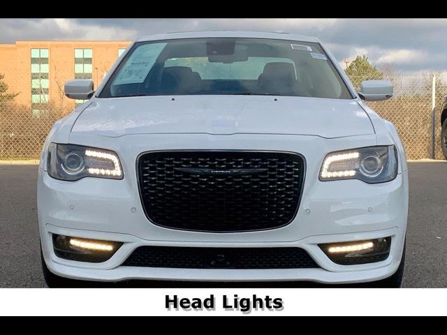 2023 Chrysler 300 Touring L