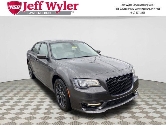 2023 Chrysler 300 Touring L