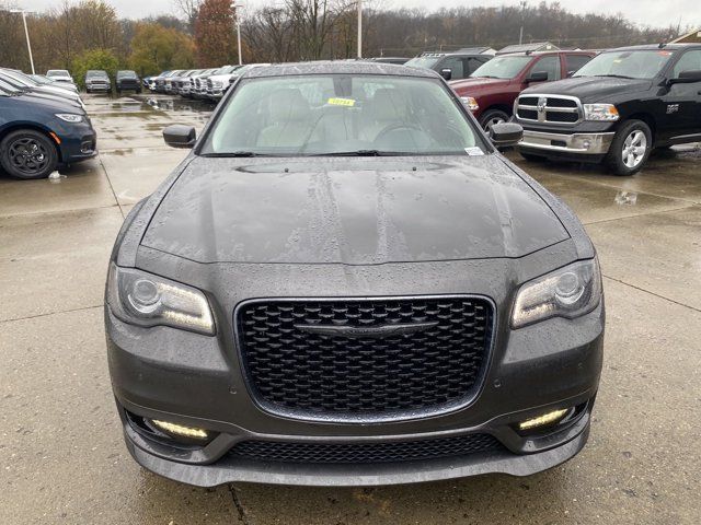 2023 Chrysler 300 Touring L