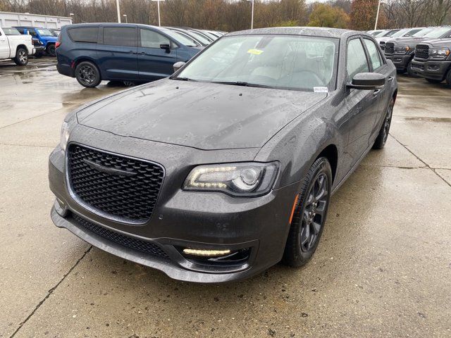 2023 Chrysler 300 Touring L